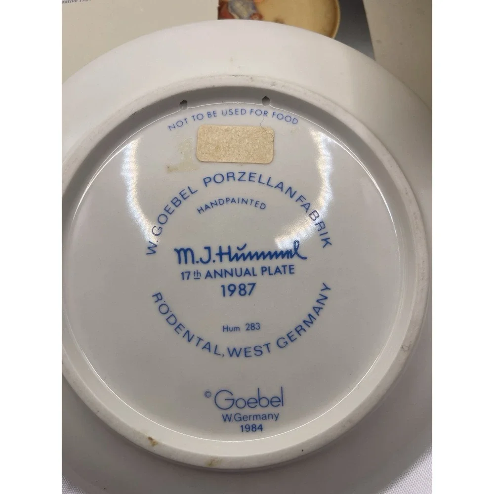 M.J. Hummel Annual Plate 1987 17th‎ Edition W. Goebel, with original box